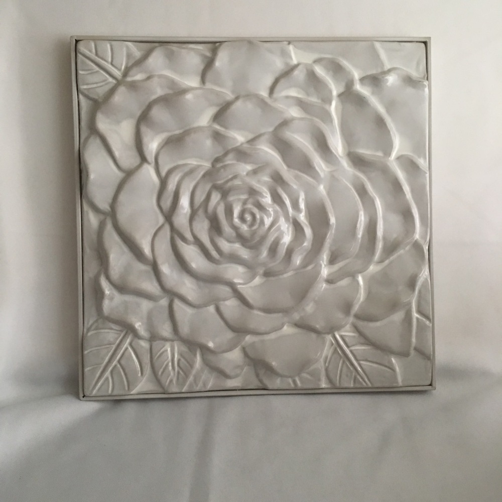 The Spring Shop Flower Metal Plaque - Picture 2 of 4
